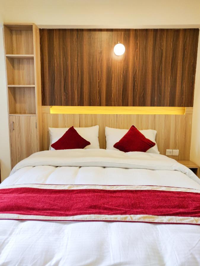 Hotel Central Bhatgoan Eksteriør billede